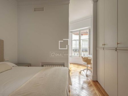 Luxury penthouse for rent in Madrid, Spain - Photo 4