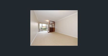 Freshly Painted Villa in Prime Scarborough Location - Photo 2
