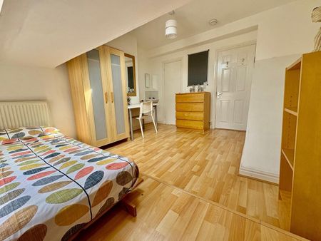 Room in a Shared House, Chilwell Street, NG7 - Photo 4