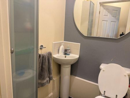 3 bedroom property to rent - Photo 3