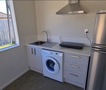 2 Bedroom in Rosehill - Photo 6