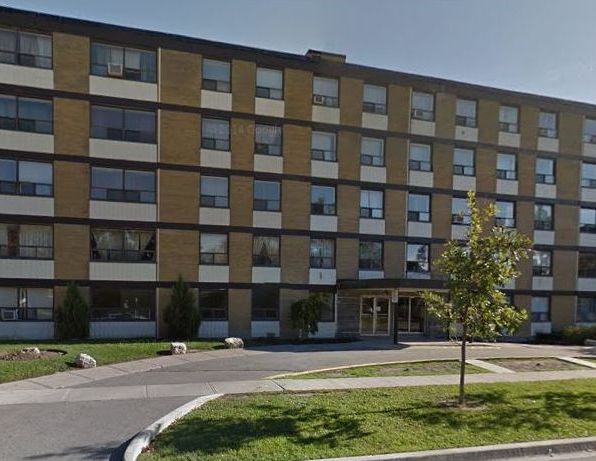 15 Leslie Street - Photo 1