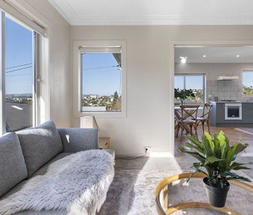 Sunny 3-Bedroom Home in Wakari - Photo 2