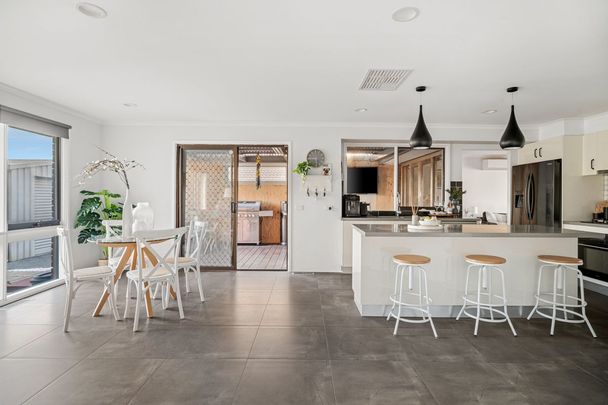 10 Marinda Drive, SKYE, VIC - Photo 1