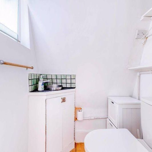 1 bedroom property to let - Photo 1