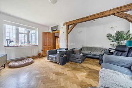 5 bedroom detached house to rent - Photo 2