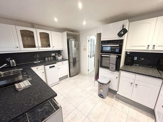 2 bedroom terraced house to rent - Photo 1