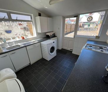 5 bedroom terraced house to rent - Photo 5