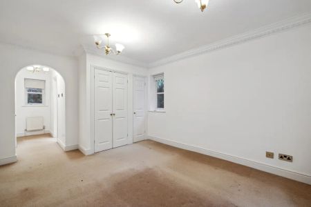 4 bedroom house in Kingston Upon Thames - Photo 3