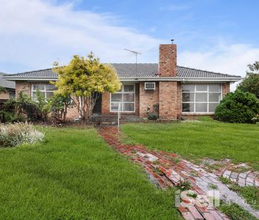 Refreshed and Inviting Family Home in a Prime Springvale Location - Photo 1