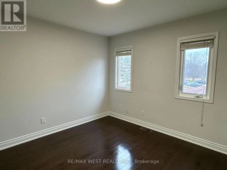 20 KEVI CRESCENT - Photo 3