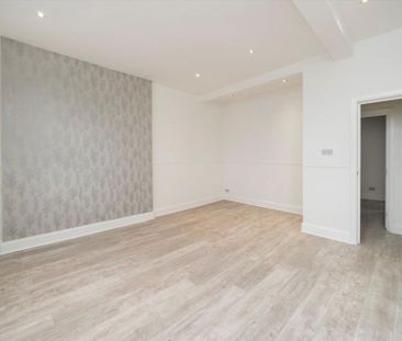 3 bedroom flat to rent - Photo 2