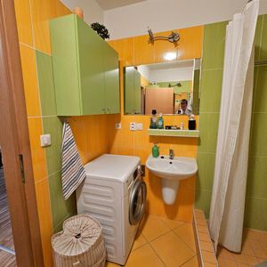Bratislava Pod. Biskupice – prenajom 2-izb bytu s balkónom – Fotografia 3