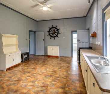 Riverside Living – Spacious Two-Bedroom Home with Sunroom - Photo 5