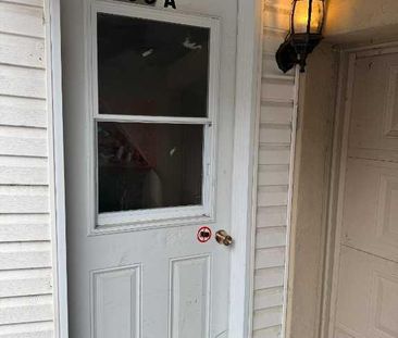 Rare Lachine ouest le 1 jul, 3 1/2 semi basement sunny, especial $ ... - Photo 2