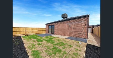 Brand New Modern House is Sure to Impress.(2 Living Areas) - Photo 4