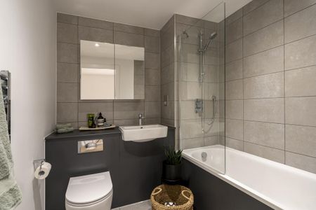 2 bedroom flat to rent - Photo 2