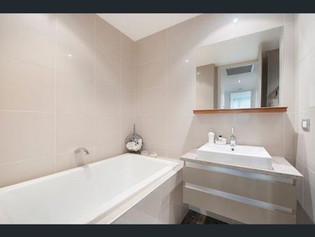 APARTMENT WITH LUXURY AND CONVENIENCE - Photo 3