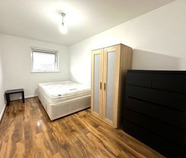 Bedfont Lane, Feltham - Photo 3