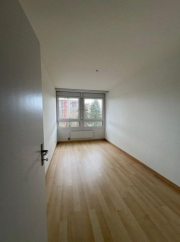 Dein neues Zuhause mit Weitblick - 4.5 Zimmer im 7. OG der Liebrüti - Photo 2