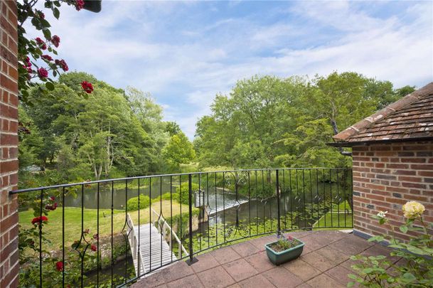 A beautiful Georgian Mill House with rural views. - Photo 1