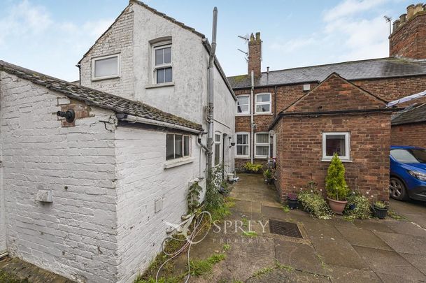 2 bedroom terraced house to rent - Photo 1