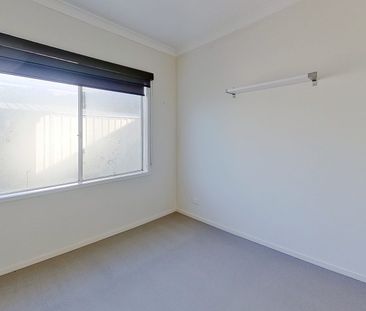 SPACIOUS & WELL ESTABLISHED FAMILY HOME - Photo 1
