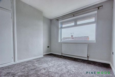 3 bedroom semi-detached house to rent - Photo 4