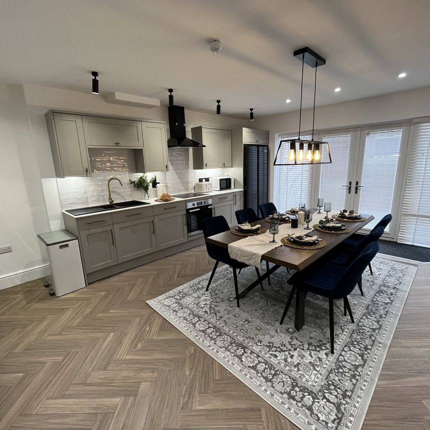 Abington Grove, Northampton - Photo 1