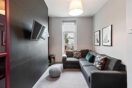 1 bedroom Flat To Let - Photo 4