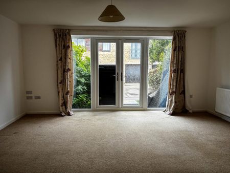 4 bedroom townhouse to rent - Photo 2