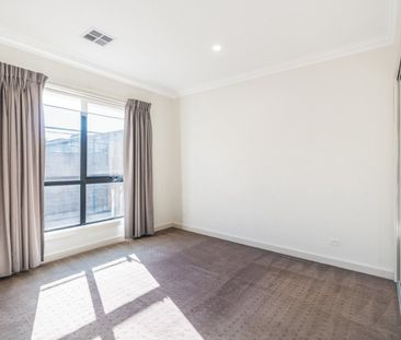 Modern Comfort and Convenience in Norlane! - Photo 3