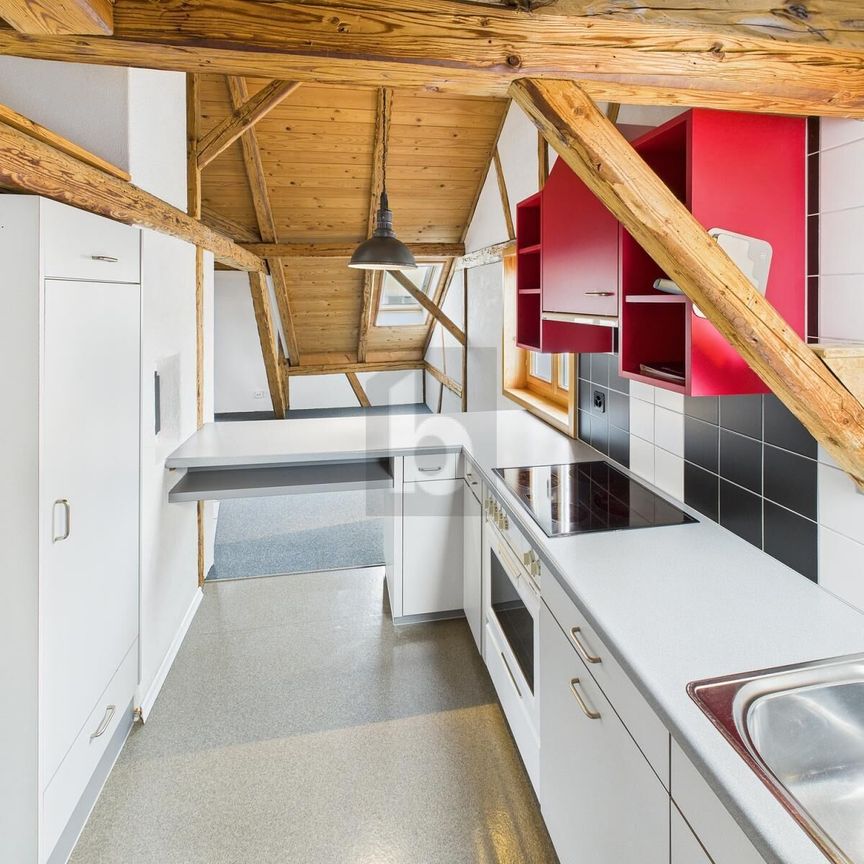 LICHTDURCHFLUTET MIT HOHEN DECKEN - Foto 1