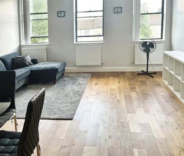 3 bedroom flat to rent - Photo 2