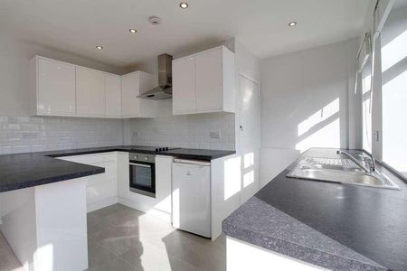 Victoria Road, Marlow, SL7 - Photo 2