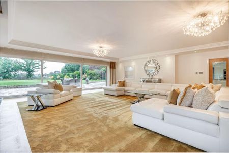 5 bedroom detached house to rent - Photo 2