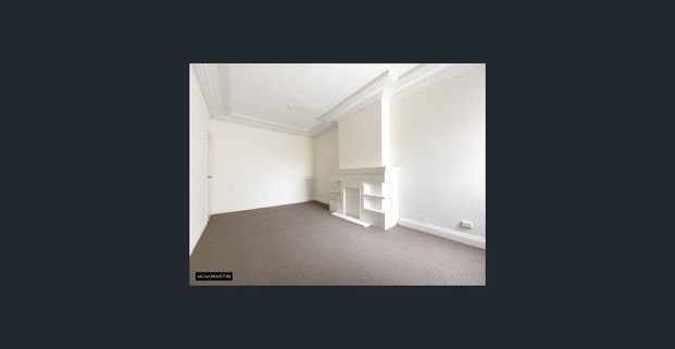 MGM MARTIN – FRESHLY PAINTED THREE BEDROOM APARTMENT - Photo 1