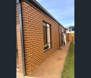 14 Vindaloo Road, Mickleham, Vic 3064 - Photo 3