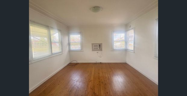 Charming home in Rutherford - Photo 1