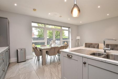 21 Donegall Park Gardens, Belfast, BT15 5EU - Photo 5