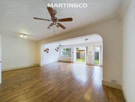 3 bedroom semi-detached house to rent - Photo 4