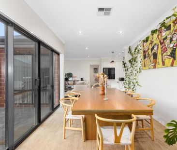 MODERN IMPRESSIVE FAMILY HOME - ENJOY THE BEACH LIFE - Photo 3