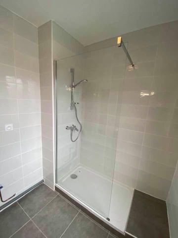 Location Appartement 4 pièces 92m² ST ETIENNE 42100 - Photo 4