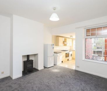 3 bedroom terraced house to rent - Photo 5