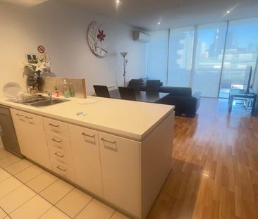 Furnished 2 bedroom apartment at Docklands - Photo 1