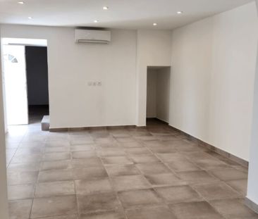 SAINT CHAMAS - Maison mitoyenne de 110m² rénovée à neuf - Photo 3