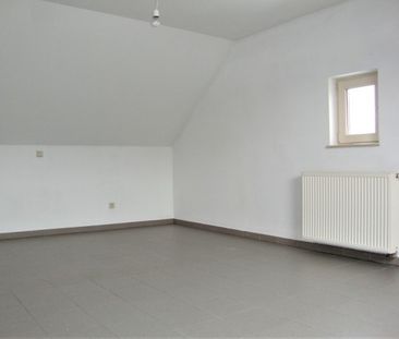 ruim duplex-appartement met groot terras en 2 slaapkamers. - Photo 1