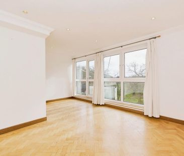 3 bedroom flat to rent - Photo 1