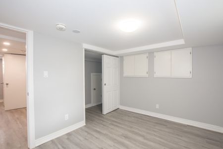 170 Southworth St N, Welland - 2 Bedroom Lower Unit - Photo 2