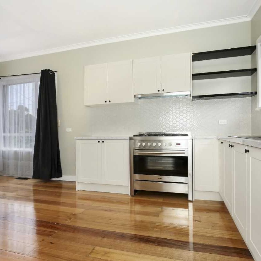 42 Curtin Avenue, Lalor VIC 3075 - Photo 1